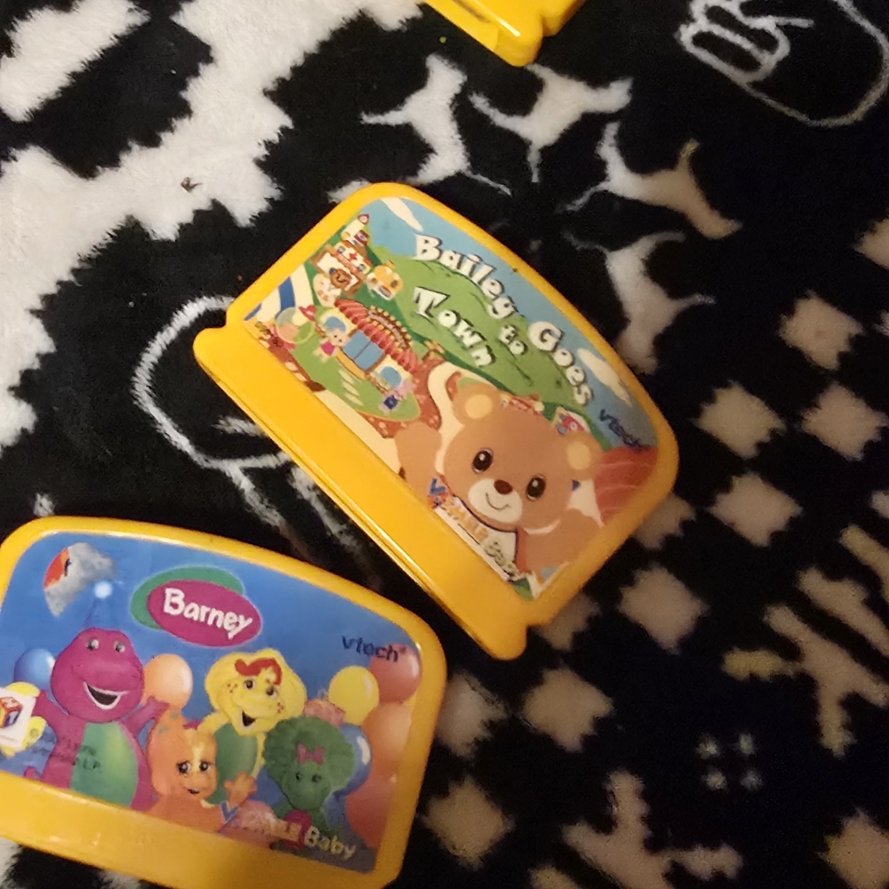 Barney and Friends Yellow Toy Set